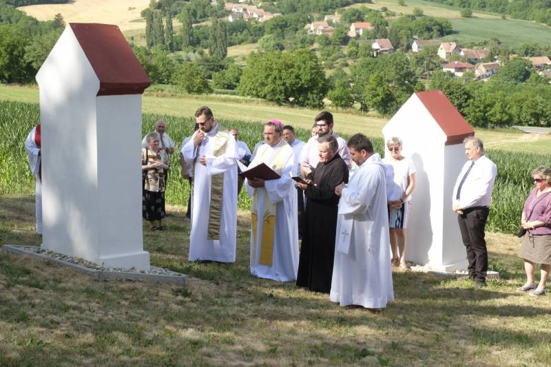 2021.06.30_Gödre felújított kálvária (60).JPG